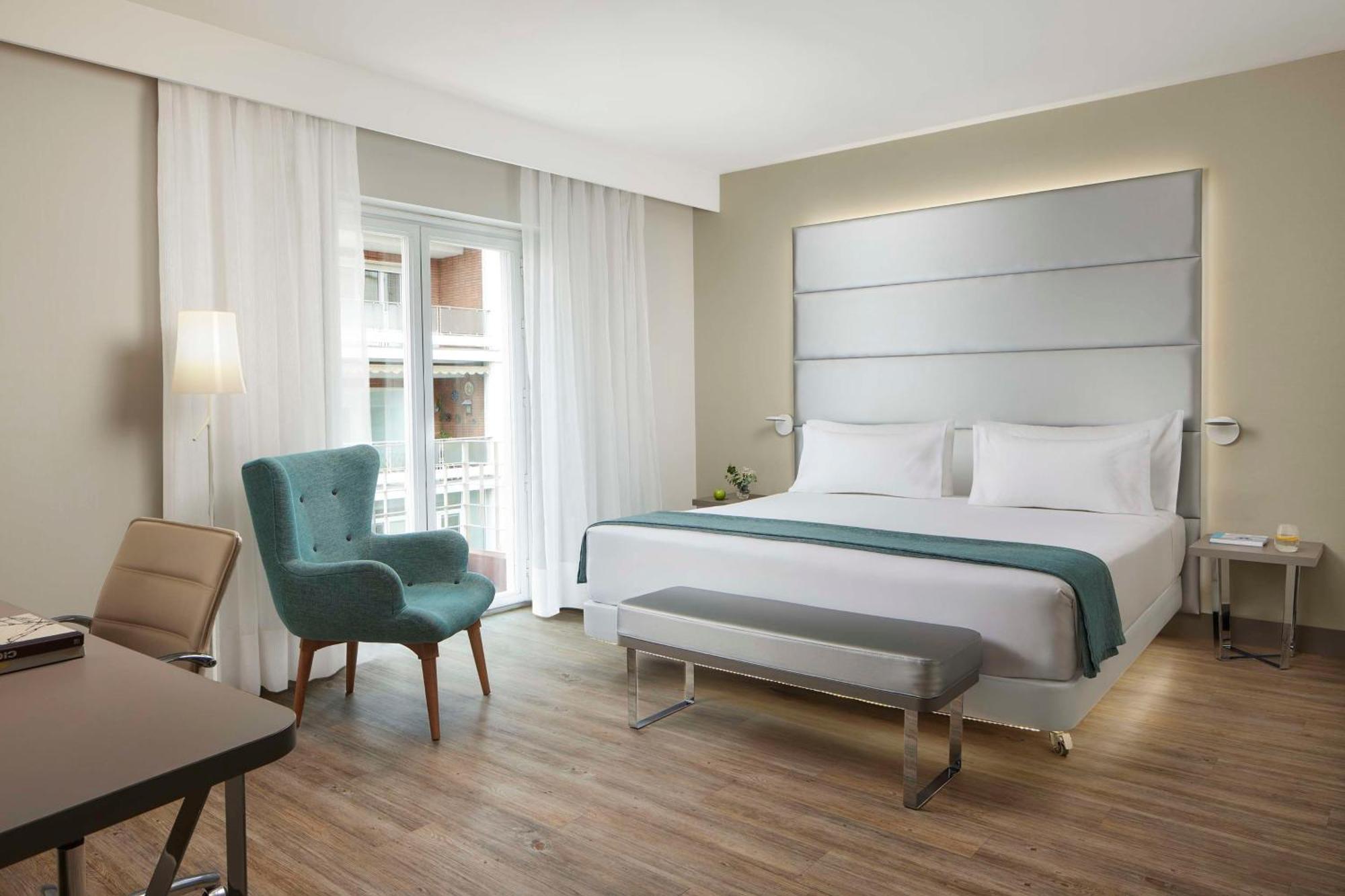 Nh Madrid Zurbano Hotel Екстериор снимка